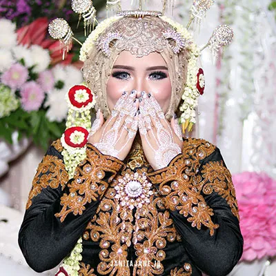 Rias Pengantin Jawa Hijab