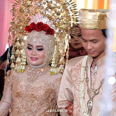 Rias pengantin Padang