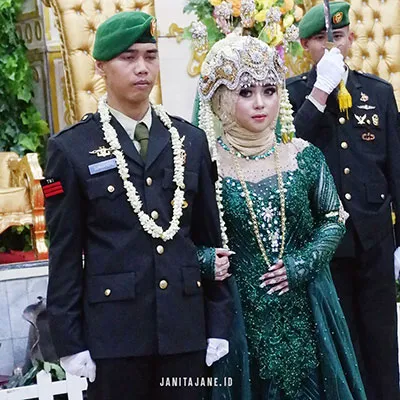 Rias Adat Pengantin Sunda